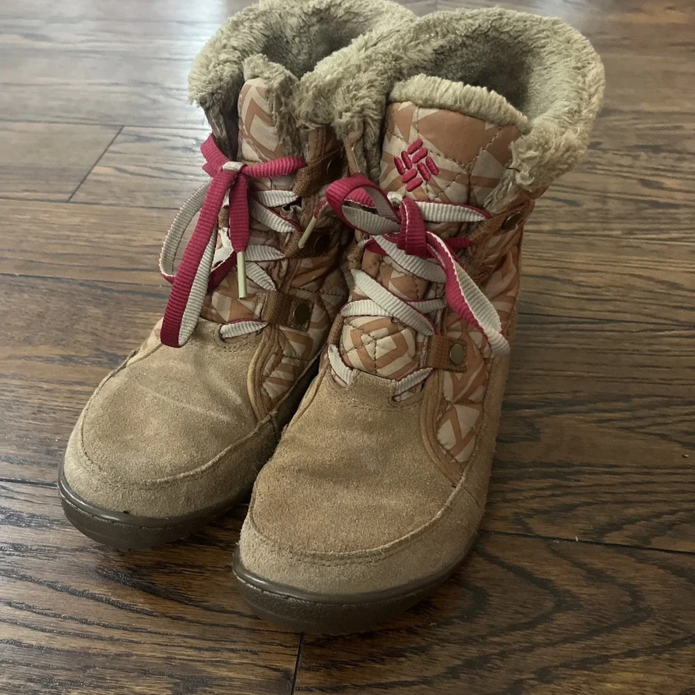Columbia Women's 7.5 Brown Minx Shorty Warm Winter Waterproof Boots Omni Heat